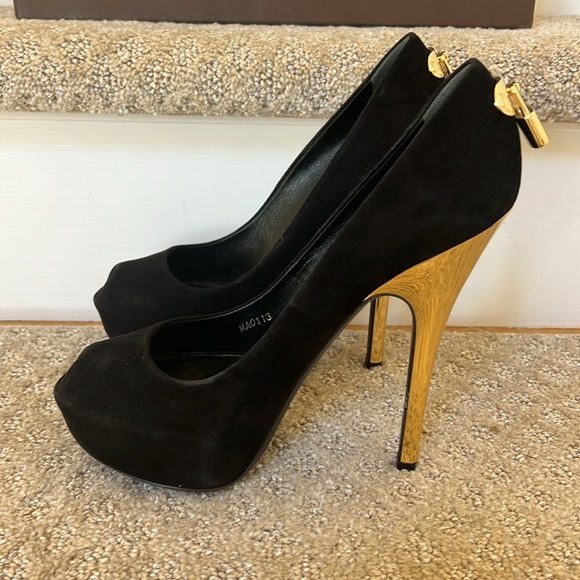 Louis Vuitton Black Suede Platform Heel with Key/Lock - Picture 2 of 8